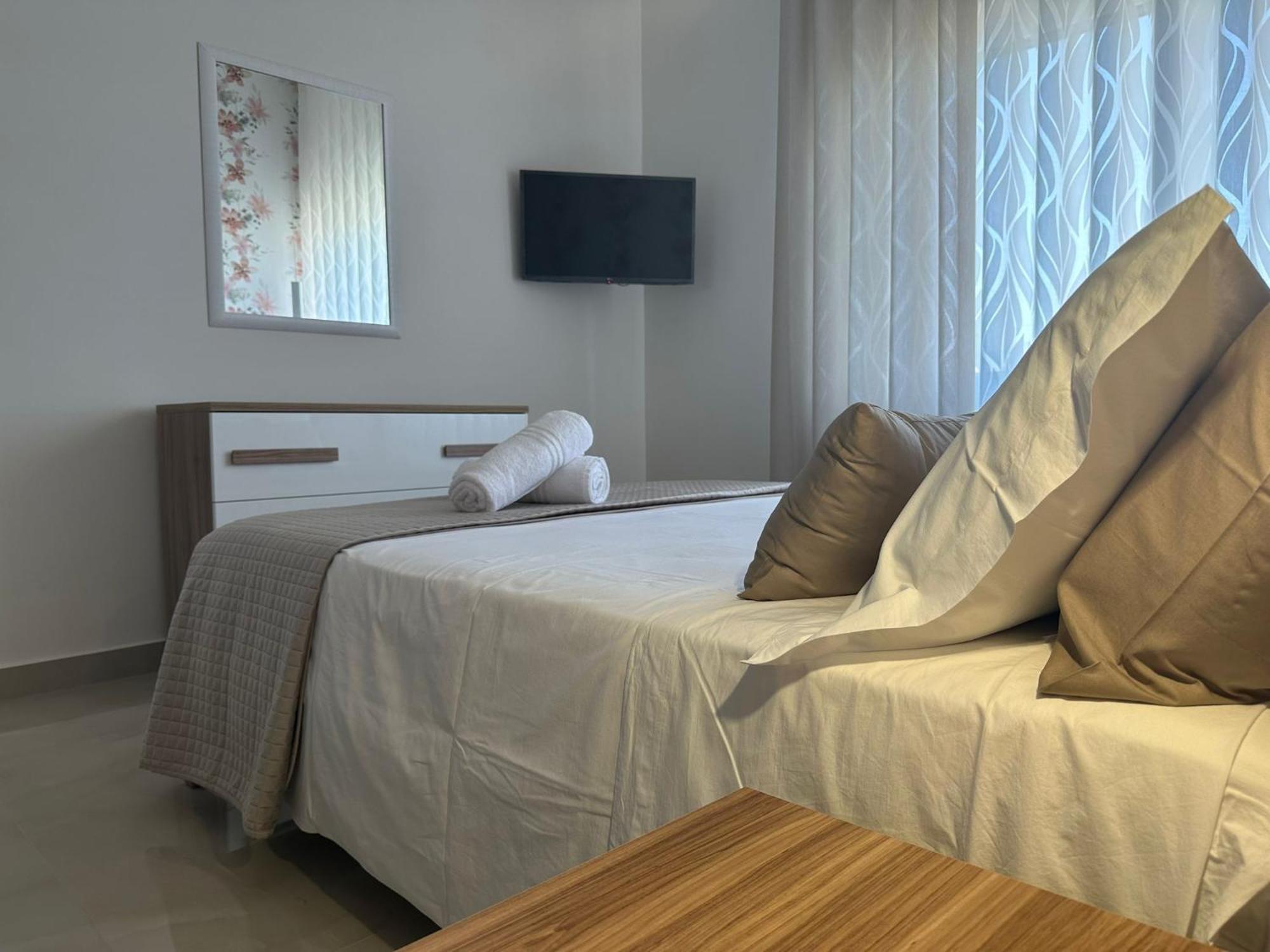 Leonida Apartment *