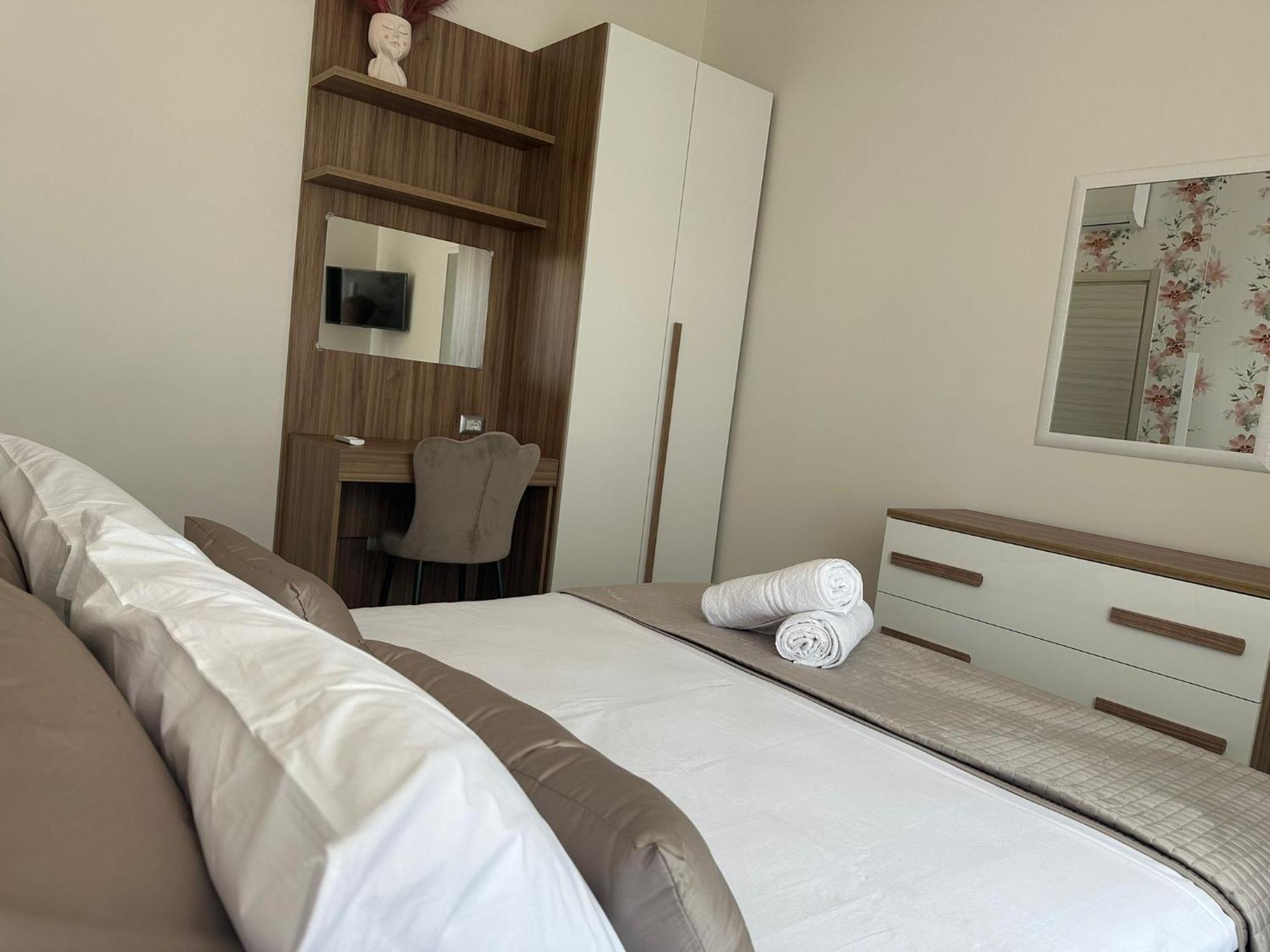 Leonida Apartment